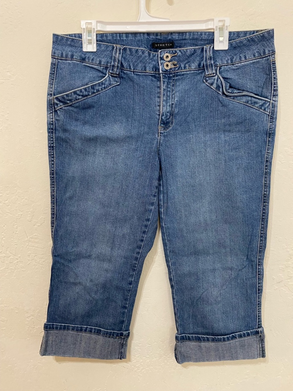Axcess Liz Claiborne Denim Capri Jeans – Size 12